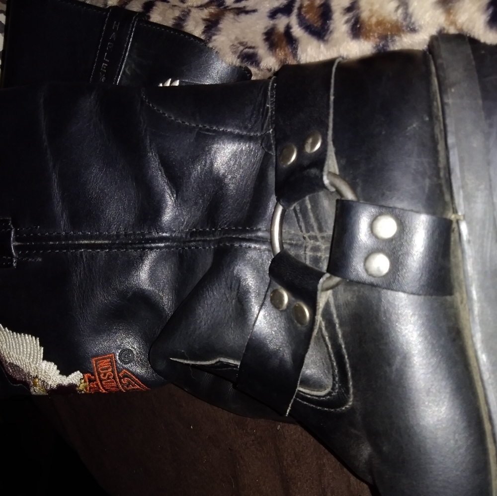 Boots - Picture 2 of 3